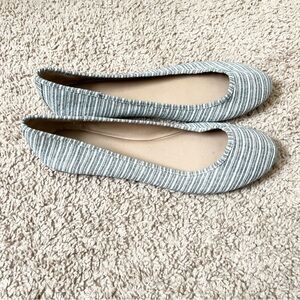 UNIVERSAL THREAD Striped Flats